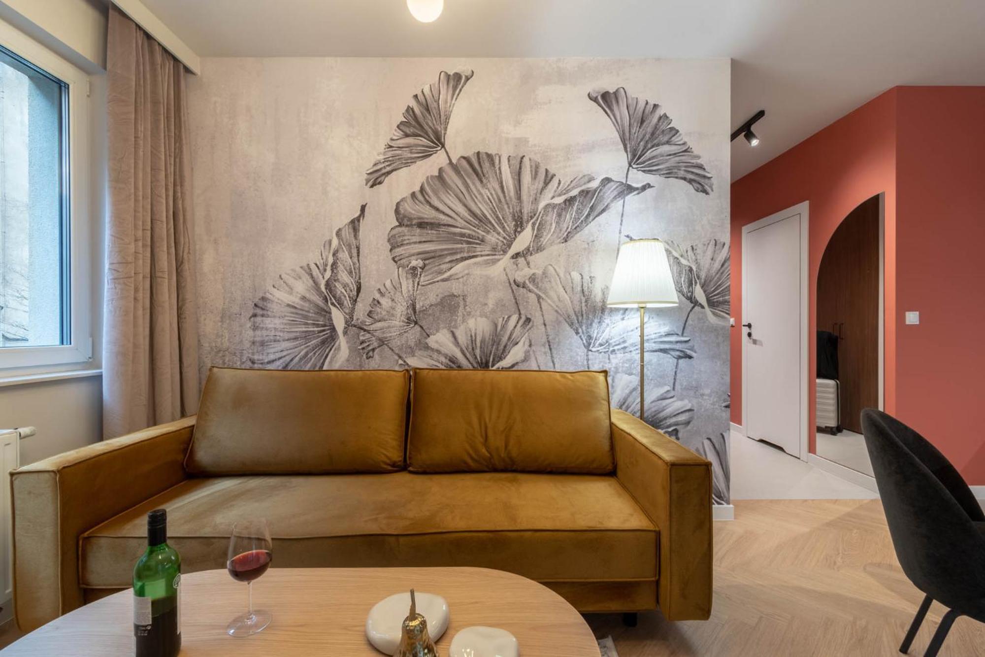 Lucky Seven No. 2 Apartment